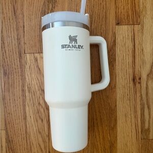 Stanley Cream Insulated Travel Mug with Handle and Straw 40oz